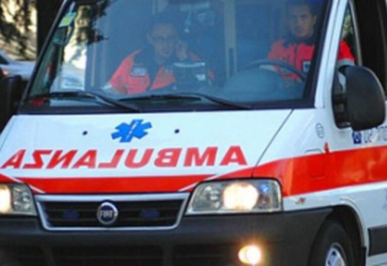 Lamezia: si ribalta con l’autovettura, muore 37enne