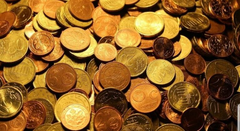 A Cosenza reddito di cittadinanza per 50mila famiglie