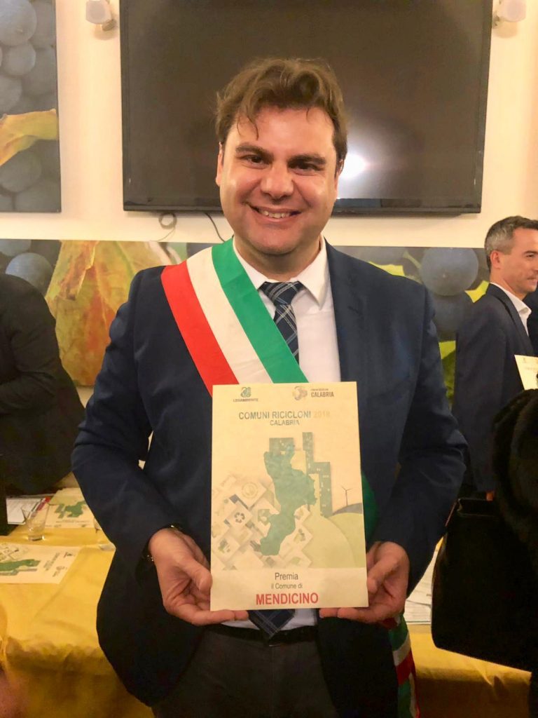 Mendicino premiata come “Comune Riciclone”