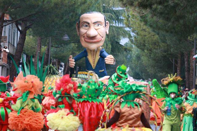 Tutto pronto per il Carnevale di Castrovillari (video)