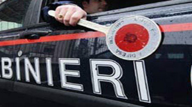 Maltrattava compagna e cognato disabile, arrestato nel Cosentino