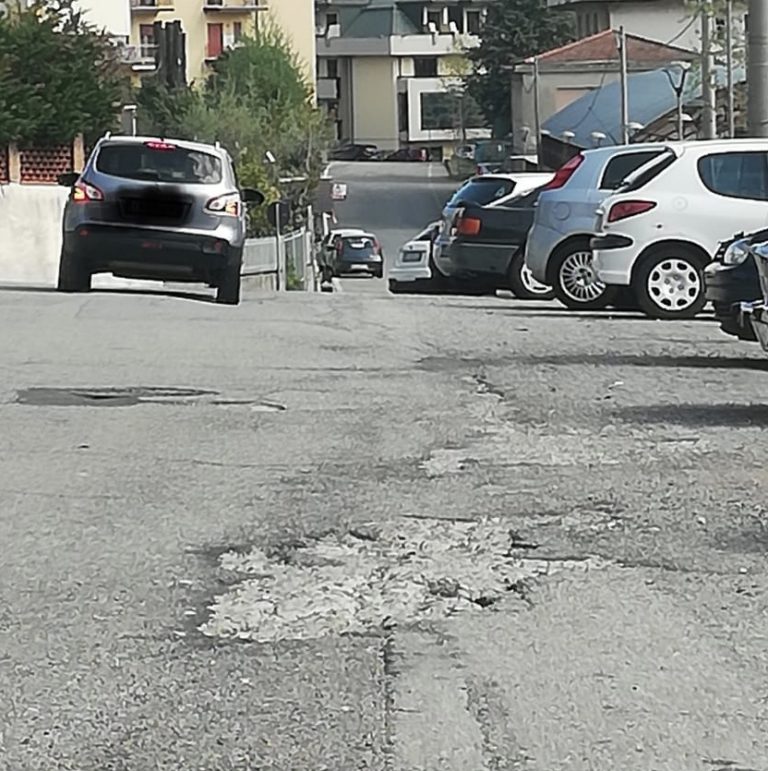 Castrolibero, strade comunali dissestate