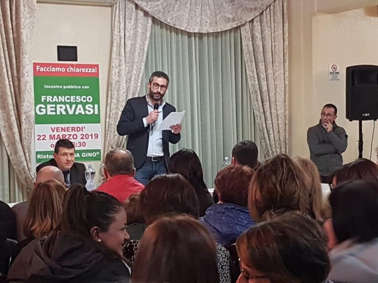 Mendicino, bagno di folla per Francesco Gervasi