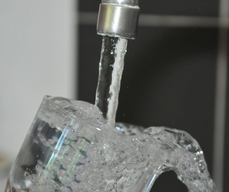 Problema acqua a Cosenza: Il meetup Cosenza e Oltre alza il tiro