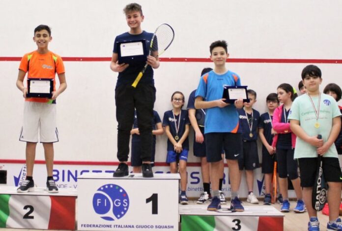 foto enzo belvedere podio squash
