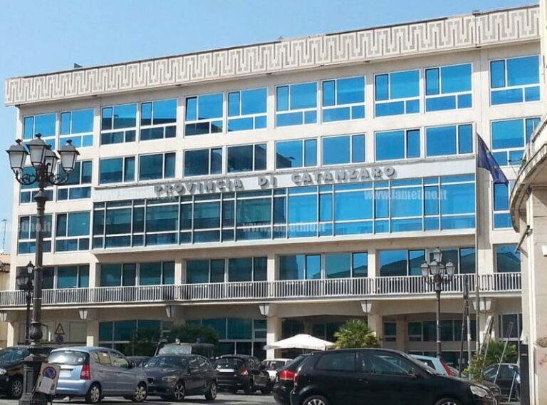 La Provincia di Catanzaro fa cassa mettendo in vendita immobili inutilizzati