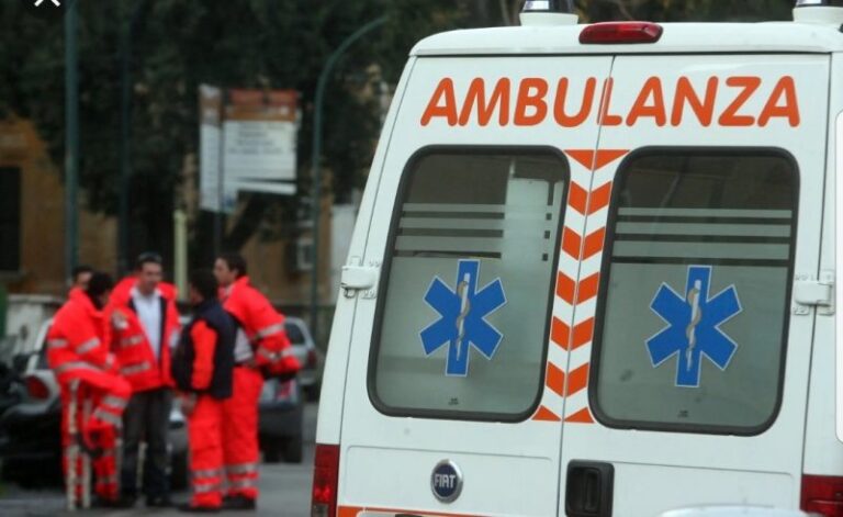Incidente a San Demetrio Corone, investito ventenne