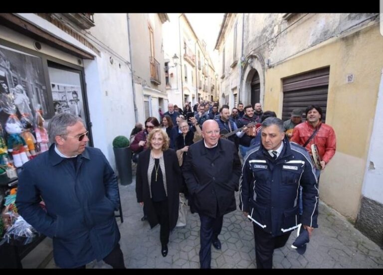 Borghi, Oliverio: “Oltre 3000 le domande dei privati pervenute in Regione”