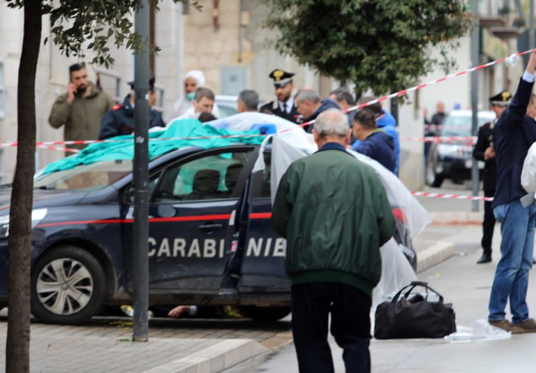 ultimo saluto maresciallo cc funerali