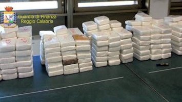 Cocaina sequestro gdf porto di gioia tauro