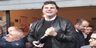 sindaco mendicino festeggia secondo mandato