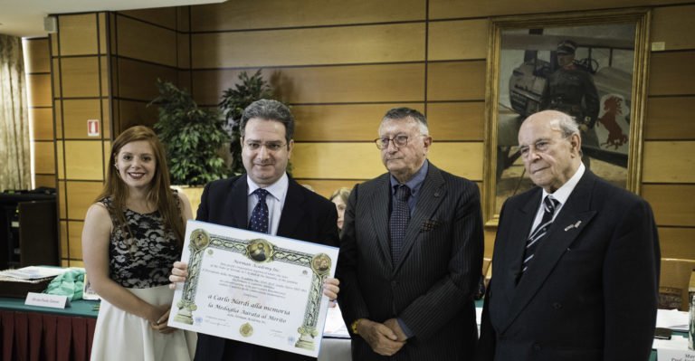 ConsegnaMedagliaAurataNardi