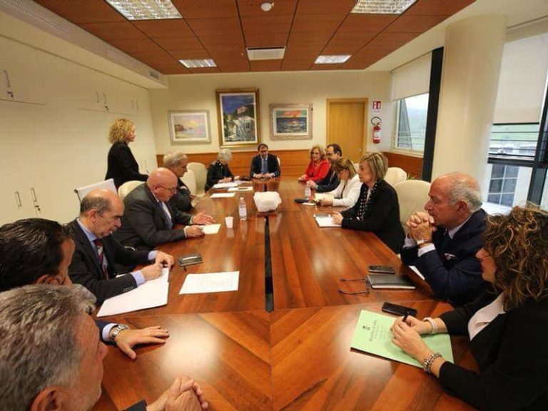 La regione Calabria ufficializza gemellaggio con Napoli