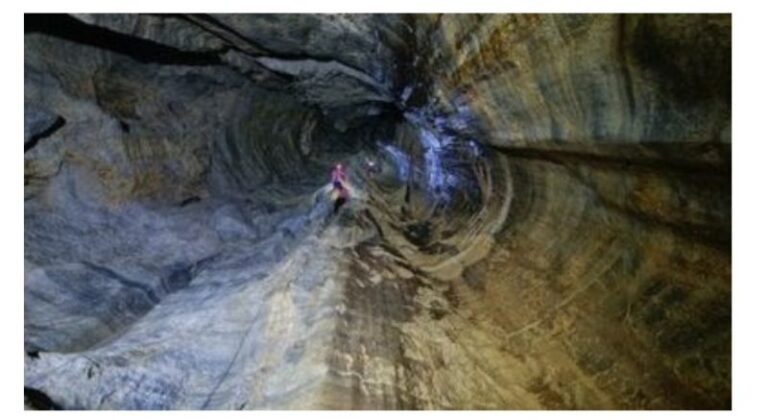 speleologi bloccati grotta abisso