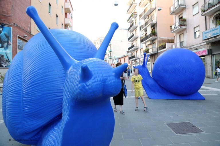 Cosenza, le opere di Cracking Art invadono la città
