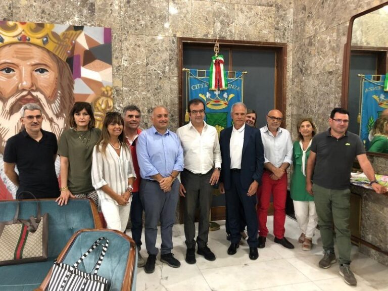 Cosenza, assegnati i settori ai sei nuovi dirigenti