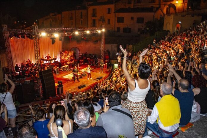 Festival Euromediterraneo di Altomonte, chiusura con il concerto dei Tiromancino