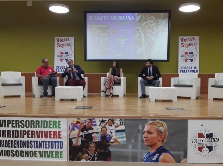 “Chiamatemi ancora Anza”.  Ieri la presentazione del libro della campionessa di volley