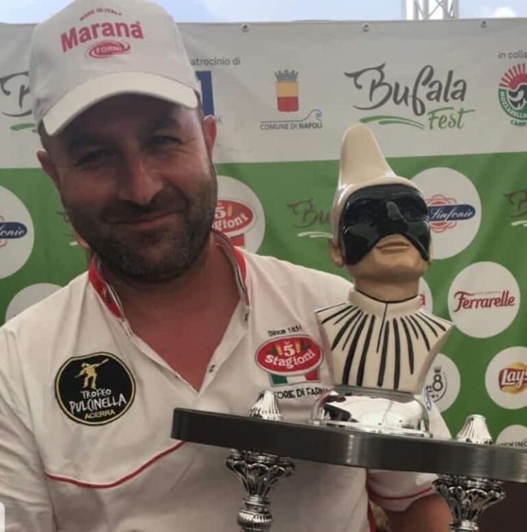 Il cosentino Crocco premiato per la pizza napoletana a…Napoli.