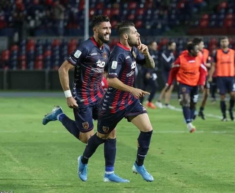 Cosenza calcio: poche ore al fischio d’inizio