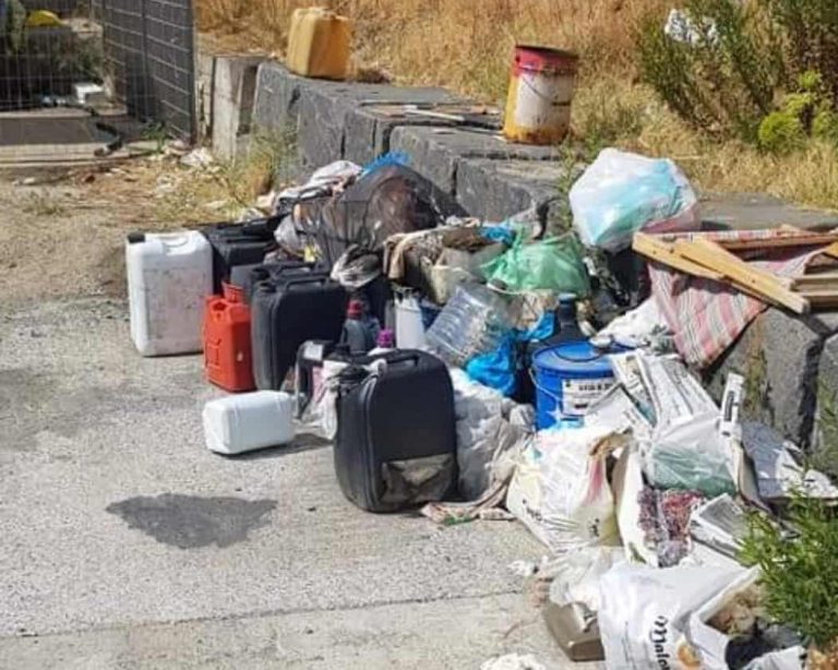 Cennamo, “il porto di Cetraro invaso dai rifiuti” ( photogallery)