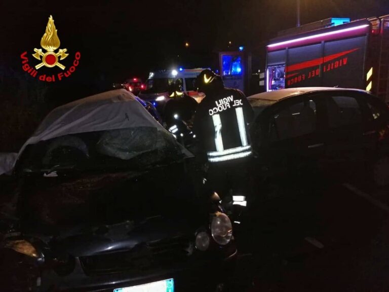 4 morti e due feriti, tragedia a Rende nella notte. I nomi