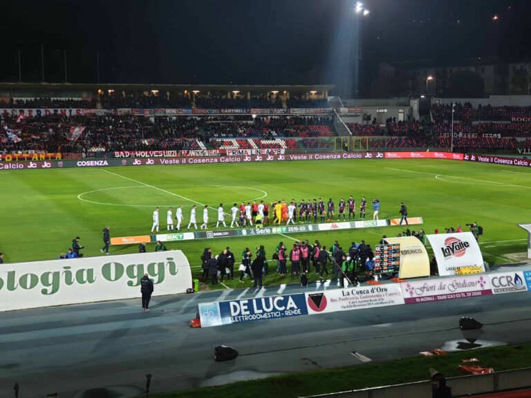 Cosenza calcio: prestazione mediocre. Finisce 1-1 con Lo Spezia al Marulla