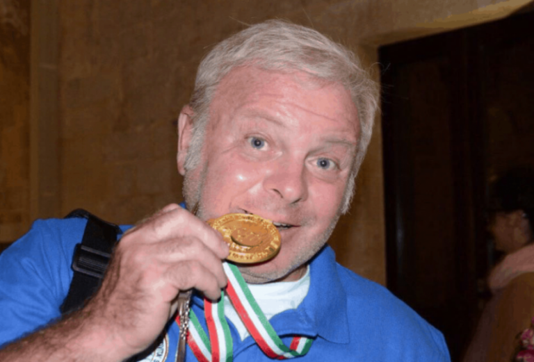 Tessera onoraria di Confapi al campione Francesco Sesso
