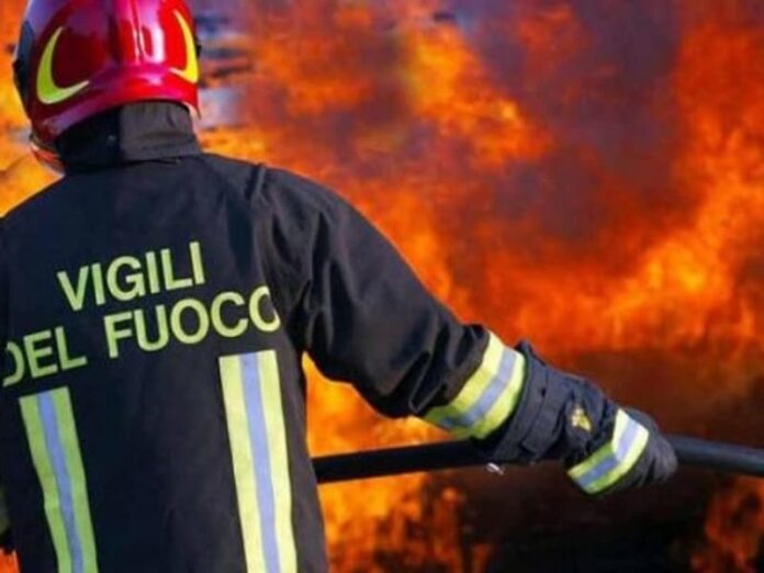 incendio furgoni Spezzano Albanese