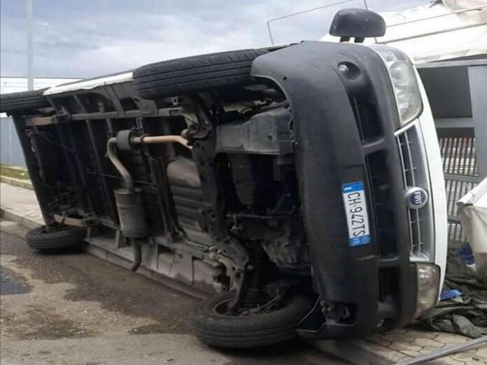 tromba daria-ribalta-autocarro-ambulante
