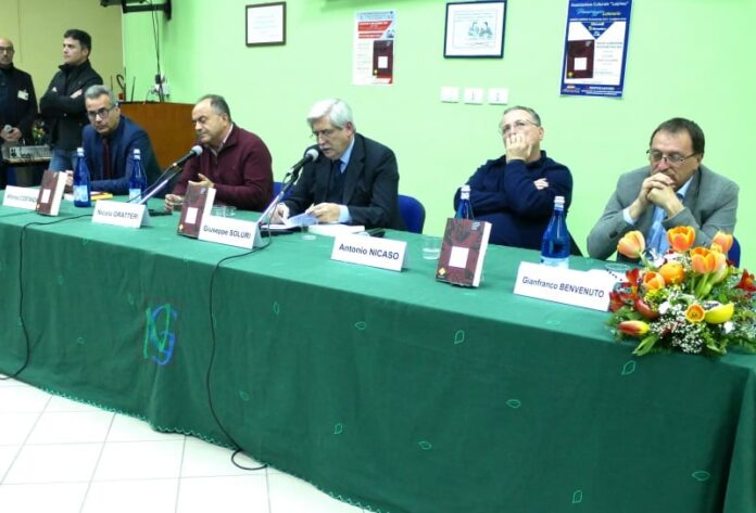 tavolo relatori libro gratteri-nicasocorigliano rossano