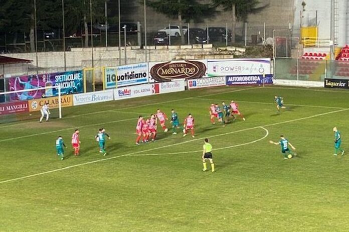 rende-vibonese-derby-pareggio-calcio-serie c