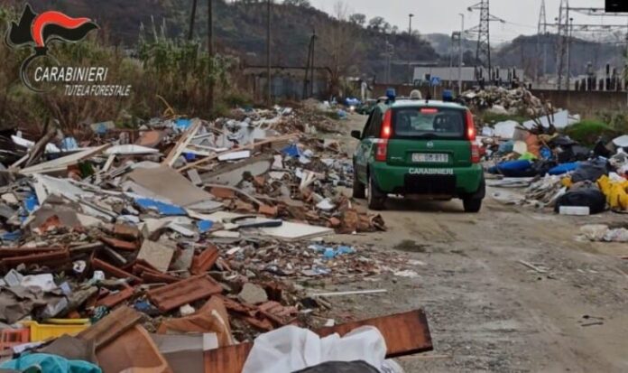 discarica-sequestrata-cosenza-forestali-carabinieri