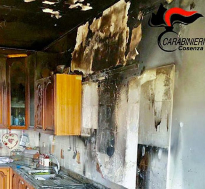 incendio-anziani-pentola-fuoco-scigliano