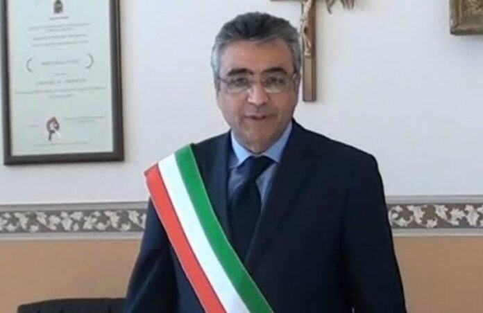 sindaco-amantea-mario-pizzino-dimissioni