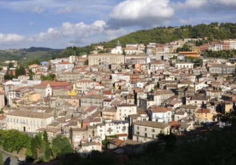 Acri, la soddisfazione dei consiglieri Franca Sposato e Raffaele Morrone per le regionali