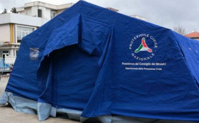 tenda-triage-annunziata-ospedale-pronto-soccorso-cosenza
