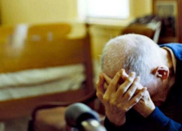 maltrattamento genitori arresto Cosenza