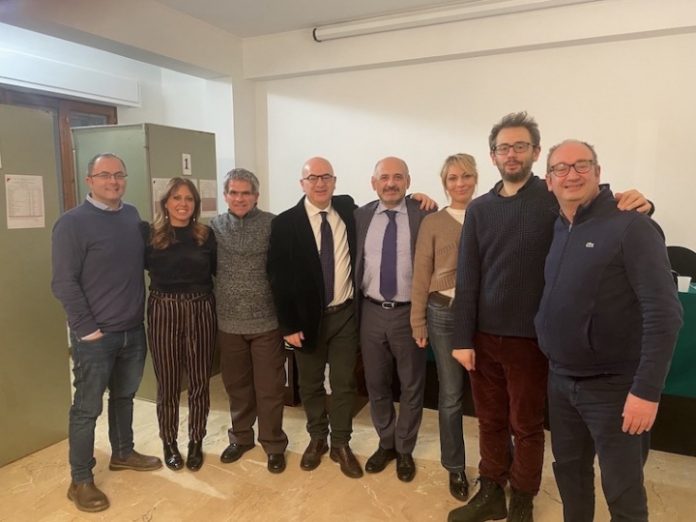 Lucio Musolino, Antonella Giordano, Giorgio Belmonte, Carlo Parisi, Raffaella Salamina, Francesco Cangemi e Rosario Stanizzi ad operazioni concluse nel seggio elettorale di Reggio Calabria (Foto Giornalisti Italia)