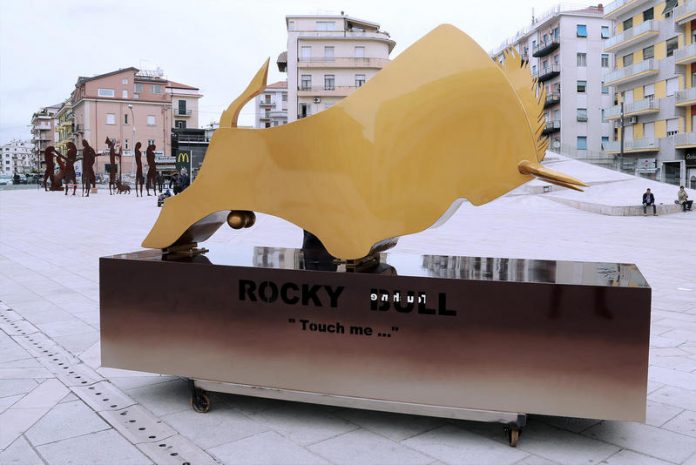 scultura-Salvador-Gaudenti-Piazza-Bilotti-Cosenza