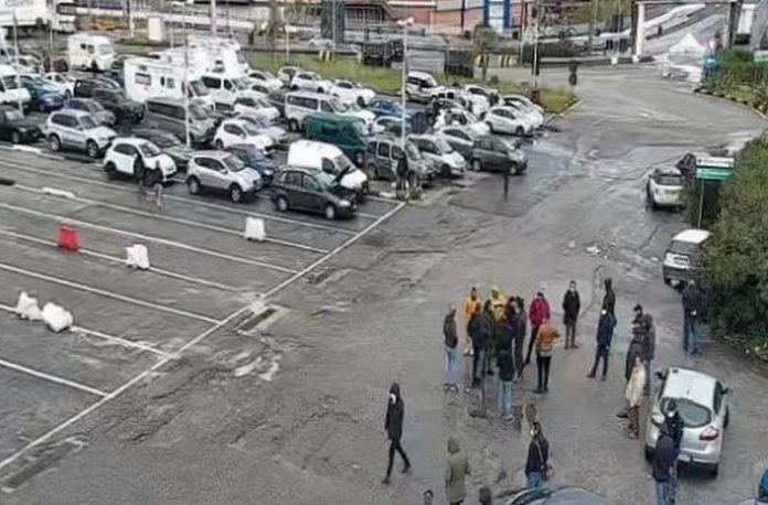 caos-villa-san-giovanni-stretto-di-messina-santelli