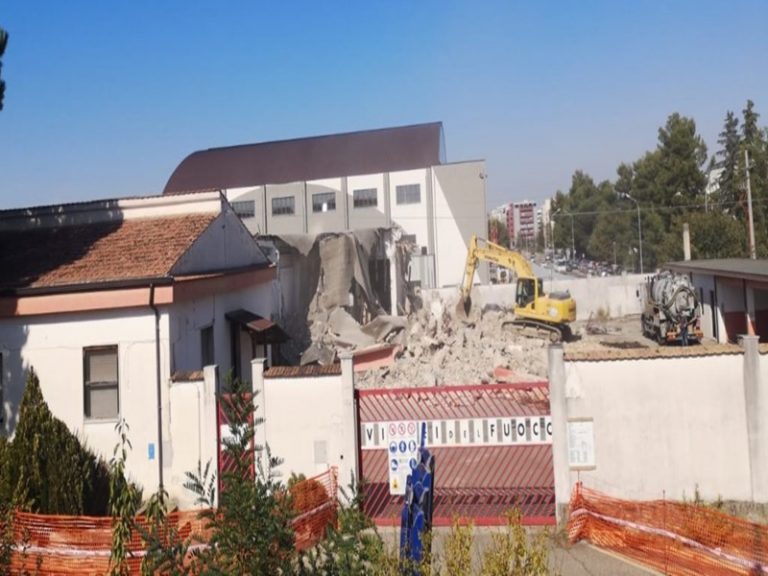 caserma dei vigili del fuoco di Rende che si vuole intitolare a Ferri