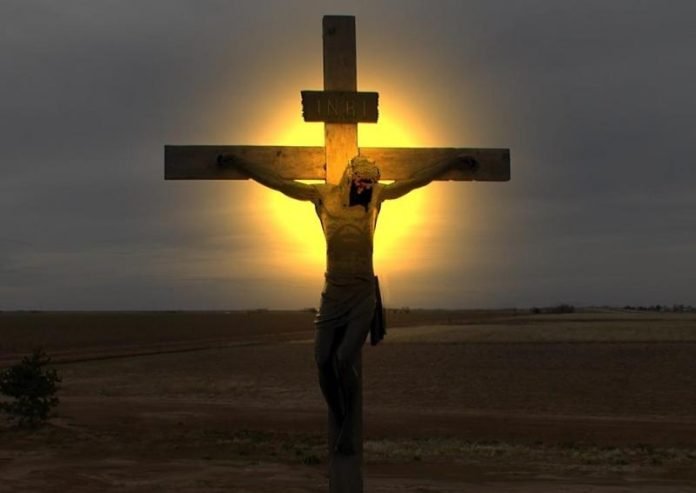 croce-gesù-Pasqua-coronavirus