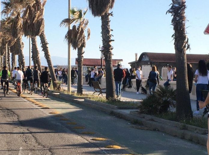 assembramenti lungomare gioia tauro