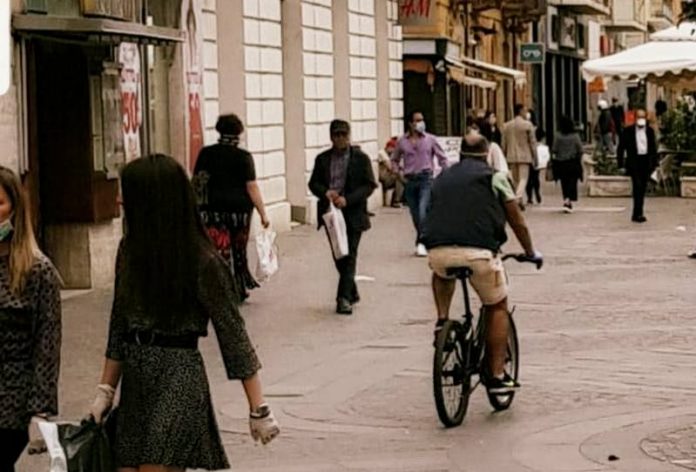 divieto uso biciclette isola pedonale cosenza