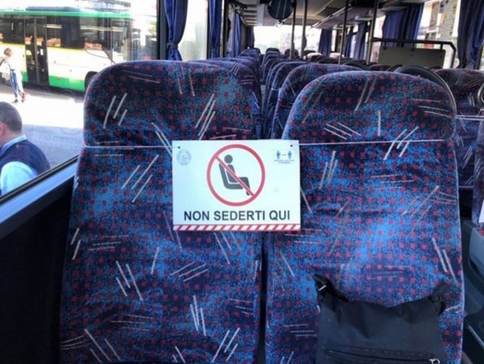 L'interno di un bus del trasporto locale a Cosenza
