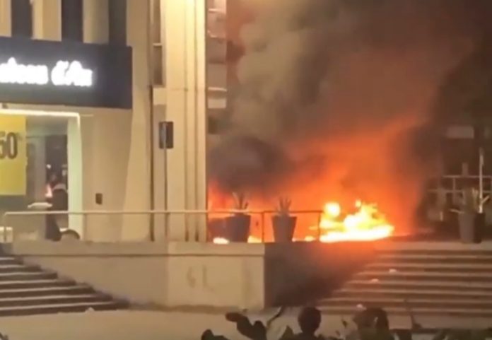 auto in fiamme Rende