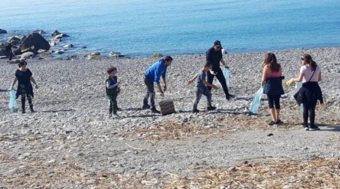 gioia tauro spiaggia pulita da cittadini