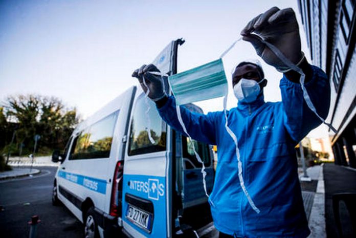 L'Organizzazione mondiale della sanità (Oms) ha pubblicato delle nuove linee guida sull'uso delle mascherine