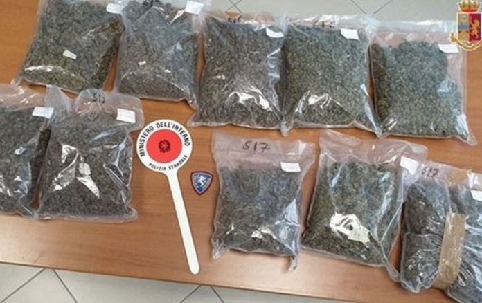 corigliano 5kg marijuana arresto coppia polizia